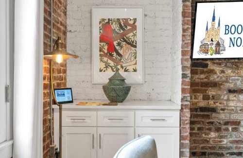 Faubourg Marigny Hotel | Esplanade Ave Stay Wbalcony Across French Quarter