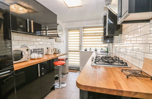 South Cliff Cabaña | Esplanade Gardens, Apartment 1, SCARBOROUGH