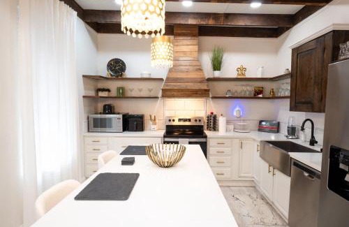 Seventh Ward Casa | Esplanade Magic 5 Just Minutes By Uber Or Car To French Quarter and 5 mins from Superdome