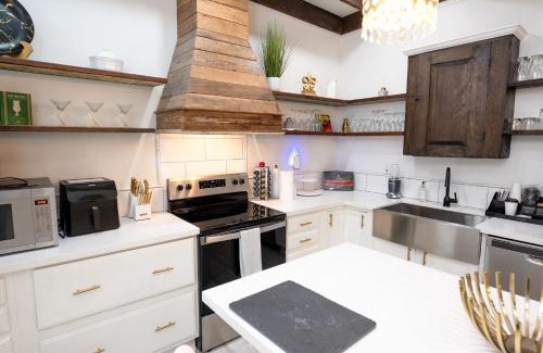 Seventh Ward Casa | Esplanade Magic 5 Just Minutes By Uber Or Car To French Quarter and 5 mins from Superdome