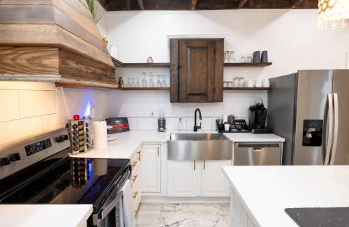 Seventh Ward Casa | Esplanade Magic 5 Just Minutes By Uber Or Car To French Quarter and 5 mins from Superdome