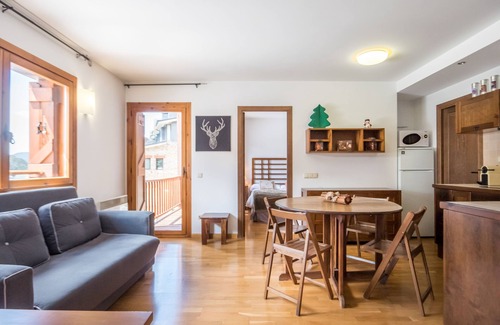 El Tarter Apartamento | Esquirol Apartments