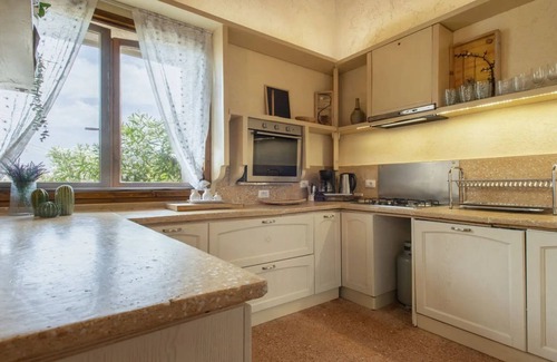 Alghero Apartamento | Essenthia - ID 3 - Nueve Habitaciones Piso, Capacidad 18