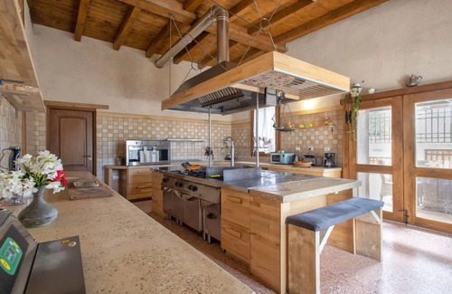 Alghero Apartamento | Essenthia - ID 3 - Nueve Habitaciones Piso, Capacidad 18