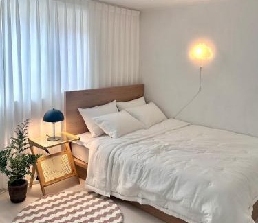 Seongnae-dong Apartamento | Essential House, Seoul