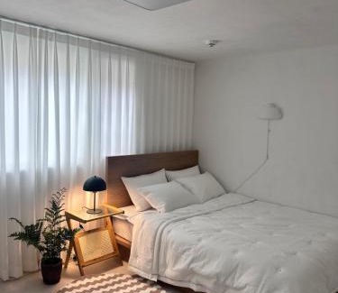 Seongnae-dong Apartamento | Essential House, Seoul