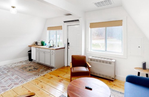 Essex Junction Casa | Essex Escape