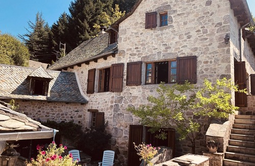 Le Nayrac Villa | Estaing 10mn Pierre and Lauze, Maderas expuestas, calma, Lot, montañoso, Bosques