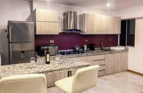 San Fernando Apartamento | Estancia Urbana: Vistas Skyline y Confort Moderno