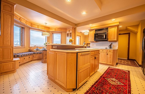 Petawawa Casa | Estate house on the Ottawa river with 47 KM's of boating