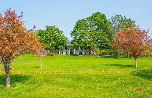 Otonabee-South Monaghan Casa | Estate ~ Swimming Pool ~ Games ~ Kawartha Lakes
