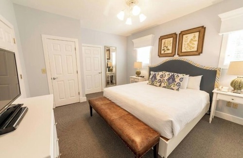 Lackey Complejo | Estate Villa w/Whirlpool Tub & Deck Near Colonial Williamsburg Sites | 2 Units