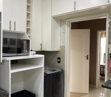 Robertsham Casa | Estelle Family cottage