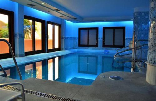Nueva Milla de Oro Apartamento | Estepona Mar Azul Aparthotel
