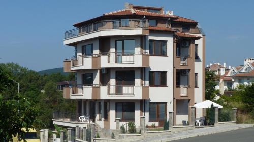 Tsarevo Casa | Estreya