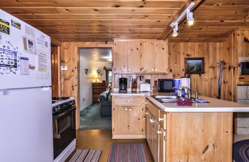 St Germain Cabaña | Rustic Cozy 3-bedroom cottage!
