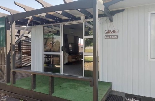 Bowentown Cabaña | Estuary Escape
