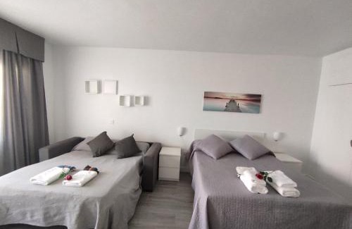 Benalmadena Costa Apartamento | ESTUDIO BENALBEACH PRIMERA LINEA DE PLAYA