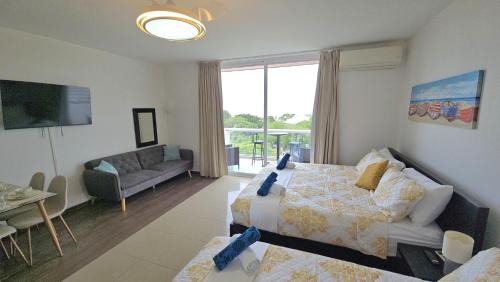 Playa Blanca Apartamento | Estudio Espacioso con Vista al Mar
