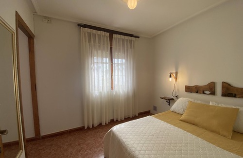 Boal Apartamento | Estudios en un Pueblo de Asturias :coworking y Coliving, Salón con Chimenea