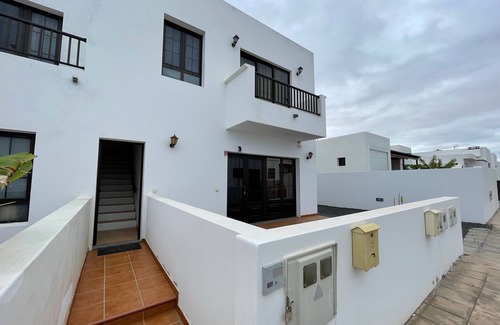 Tinajo Apartamento | Estupendo apartamento de 2 dormitorios a 500 metros de la playa en La Santa