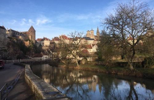 Semur-en-Auxois Casa | Etape du Pont Pinard