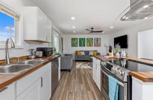 University Area Casa | Eternal Leaves - Elegant & Relaxing UMED Home