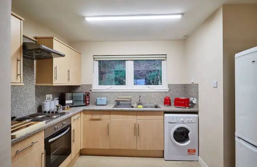 Fort William Apartamento | Etive, Beautiful Lochside Apartment with balcony