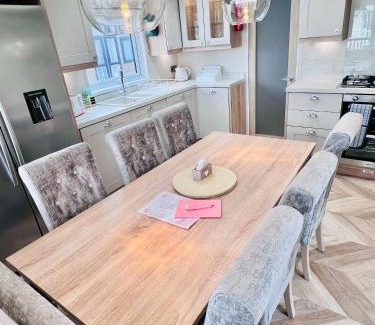 Skegness Complejo | Etna Laurels at the peaceful Cherry Lea Holiday Park and Fishing Lake