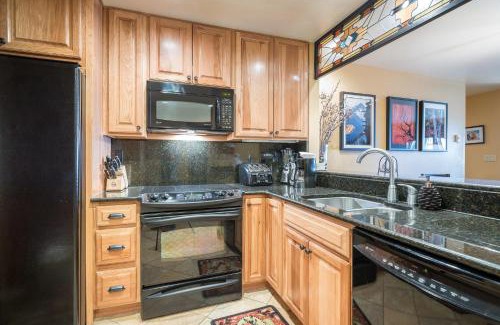 Telluride Casa | Etta Place Too 103 by AvantStay Close to Town The Slopes In Complex w Communal Pool Hot Tub