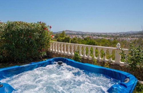 Can Besso Villa | ETV-2281-E Finca de lujo con spa e increíbles vistas de la ciudad de Ibiza y el océano Mediterráneo