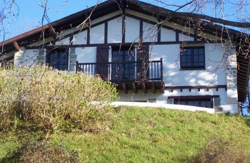 Itxassou Casa | Etxe goxoan chambres d'hôtes avec cuisine été équipée commune et jaccuzi