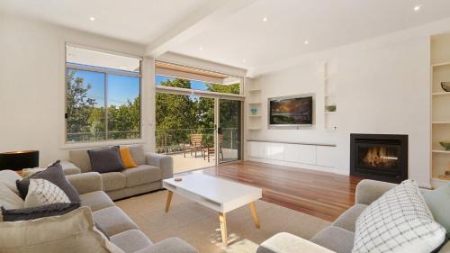 Killcare Casa | 'Eucalyptus Beach House' by HolidayCo