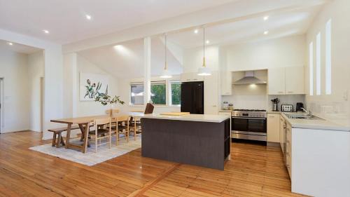 Killcare Casa | 'Eucalyptus Beach House' by HolidayCo