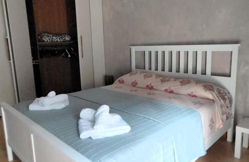 Quartiere XXXIII Lido di Ostia Ponente Apartamento | Euforbia House