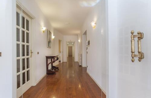 EUR Apartamento | EUR Luminous and Large Family Terrace Apartment