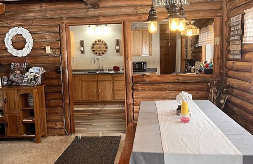 Mellen Cabina | Eureka Lake Log Cabin Retreat