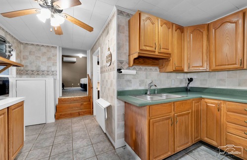 Eureka Springs Cabaña | Eureka Uptown Garden Cottage