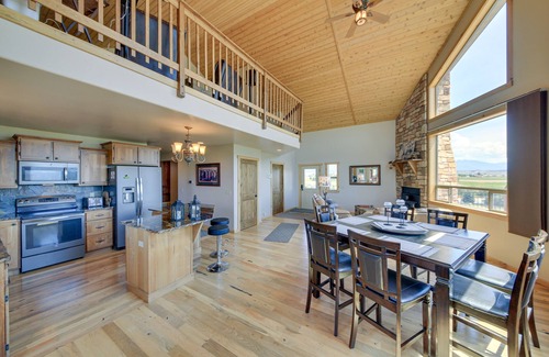 Eureka Casa | Eureka Vacation Rental w/ Outdoor Kitchen & Views!