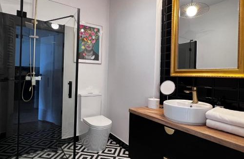 Tomaszow Mazowiecki Apartamento | EUROPA22 Apartament "Sen jak w pięciogwiazdkowym hotelu" - JAKOŚĆ, nie ilość - CENTRUM MIASTA w atrakcyjnym miejscu obok parku ze stawem