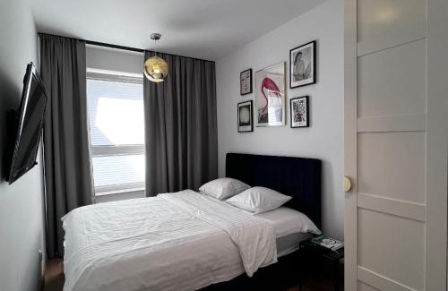 Tomaszow Mazowiecki Apartamento | EUROPA22 Apartament "Sen jak w pięciogwiazdkowym hotelu" - JAKOŚĆ, nie ilość - CENTRUM MIASTA w atrakcyjnym miejscu obok parku ze stawem