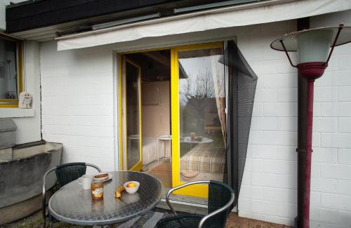 Oberwil Cama Y Desayuno | EUROVISION Im Thomasgarten nice private studio in residential area short term rent