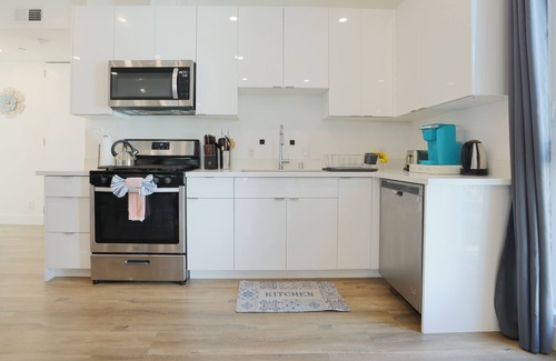 Harbor Gateway South Apartamento | EV Charger Ready Grandeur Abode 4B2.5B