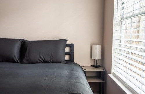 New Castle Casa | EV-Friendly- 15 Mins to Downtown