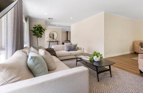 Hastings Casa | Eva Green Lake 'Country House' by Ready Set Stay