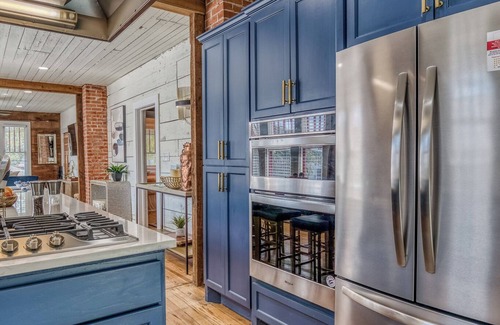 Brenham Casa | Eva on West Alamo-Walk to Downtown Brenham!