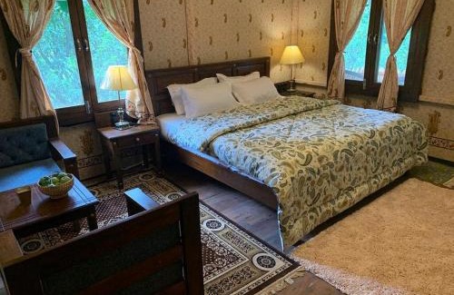 Kaul Otro | EVAAN RESORTS THE FOLIAGE