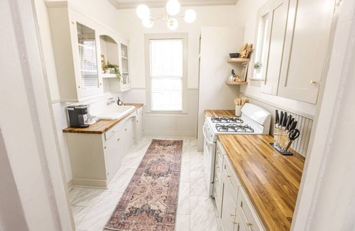 Downtown Casa | Evangeline B in Lafayette