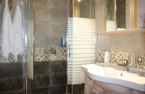 Symi Casa | EVANNA HOUSE