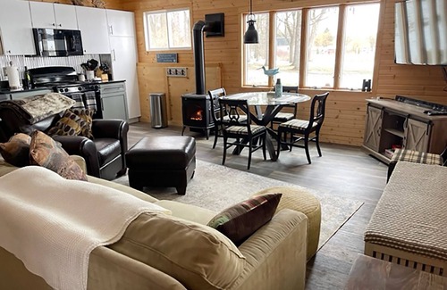 Sand Creek Cabaña | Evans Lake Waterfront - Lilly Pad Lake House in Irish Hills